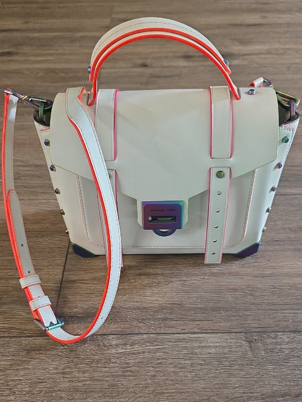 Michael Kors Manhattan Medium Messenger Bag White-Neon Satchel